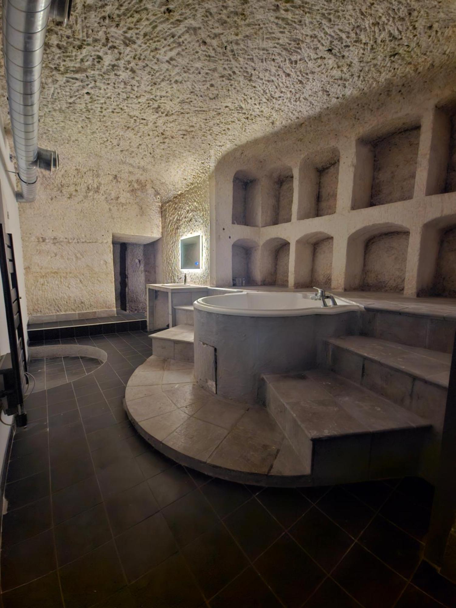 Troglodyte Baths Apartamento Saint-Étienne-de-Chigny Exterior foto
